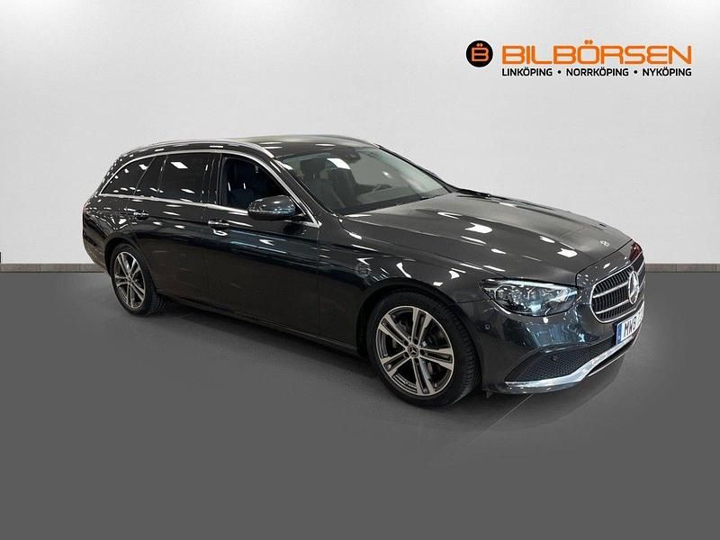 Grå Begagnad 2020 Mercedes E220 Avantgarde Kombi | 369 900 kr (Marknadspris) - Bild 1/4