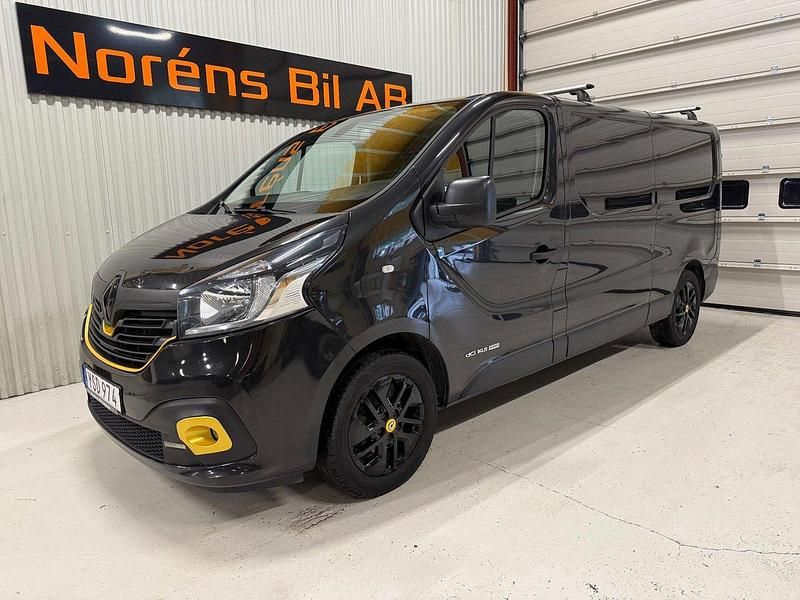 Svart Begagnad 2018 Renault Trafic Van | 169 000 kr (Lite dyr) - Bild 1/4