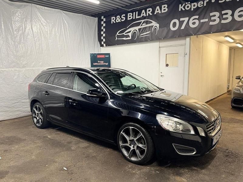 Svart Begagnad 2011 Volvo V60 Momentum Kombi | 79 900 kr (Bra pris) - Bild 1/4