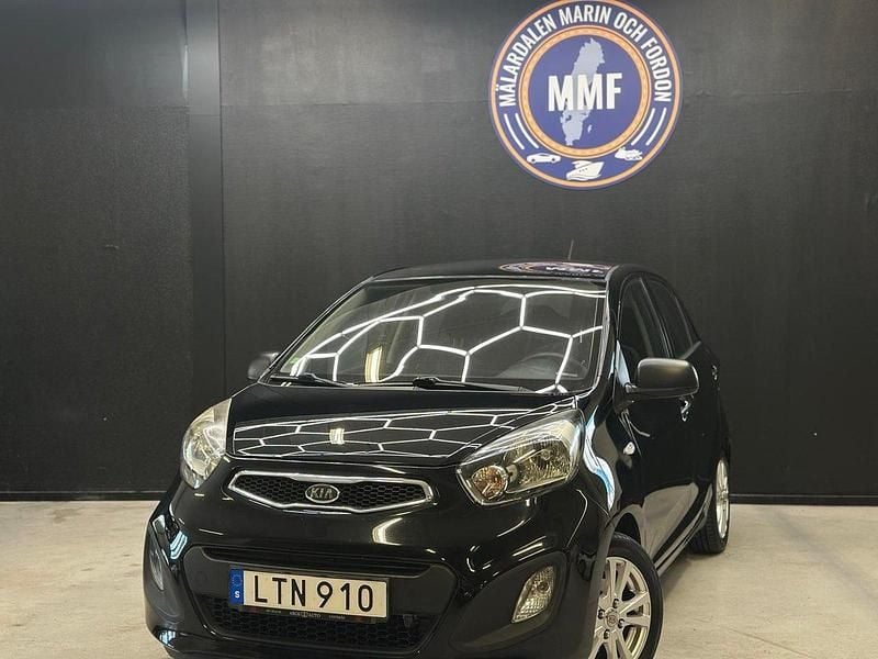 Svart Begagnad 2012 Kia Picanto Halvkombi | 69 800 kr (Marknadspris) - Bild 1/4
