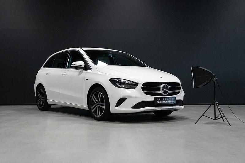 Begagnad Mercedes B250e 2021 Vit Minibuss