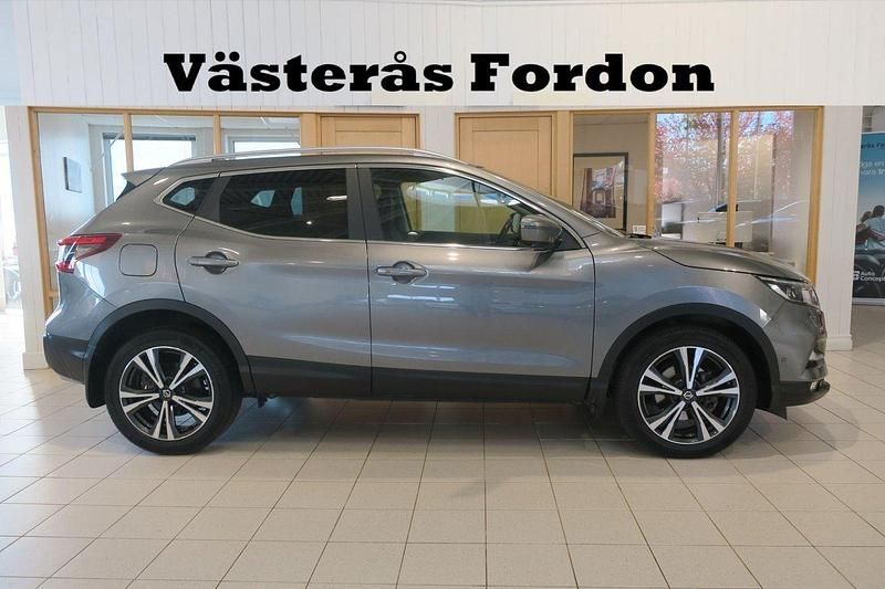 Grå Begagnad 2019 Nissan Qashqai 360º SUV | 205 900 kr (Marknadspris) - Bild 1/4