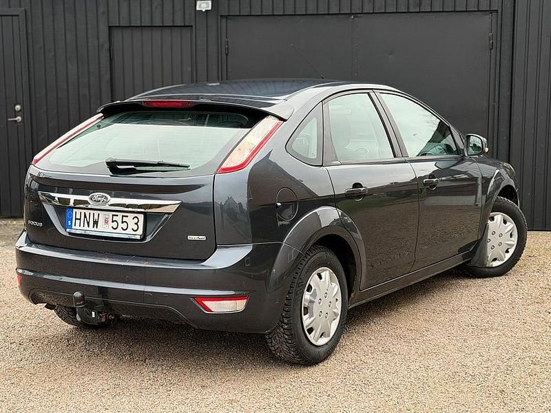 Begagnad Ford Focus Titanium 125 HK (91 kW) 2008 Grå Halvkombi