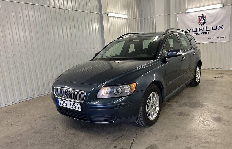 Blå Begagnad 2007 Volvo V50 Kinetic Kombi | 54 900 kr (Marknadspris) - Bild 1/4