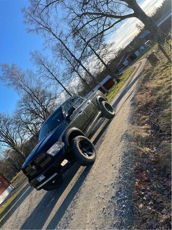 Begagnad 2010 RAM 1500 Pickup | 220 000 kr (Marknadspris) - Bild 1/4