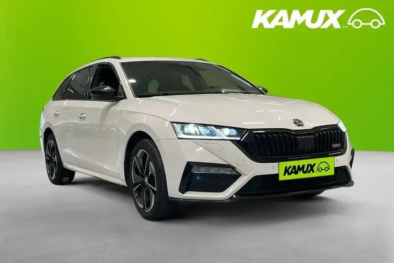 Vit Begagnad 2022 Skoda Octavia RS Kombi | 297 900 kr (Bra pris) - Bild 1/4