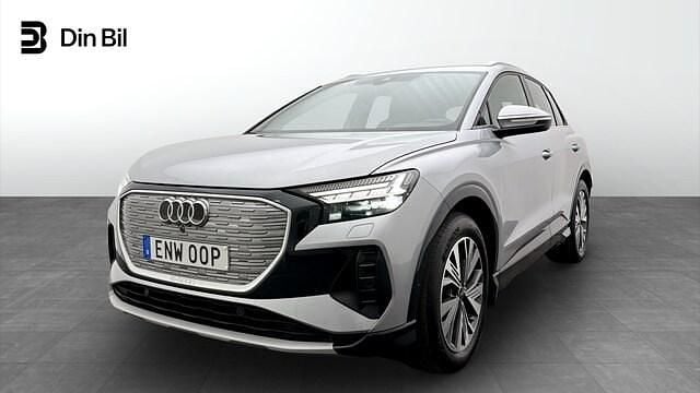 Florettsilver metallic Begagnad 2023 Audi Q4 e-tron SUV | 399 000 kr (Marknadspris) - Bild 1/4