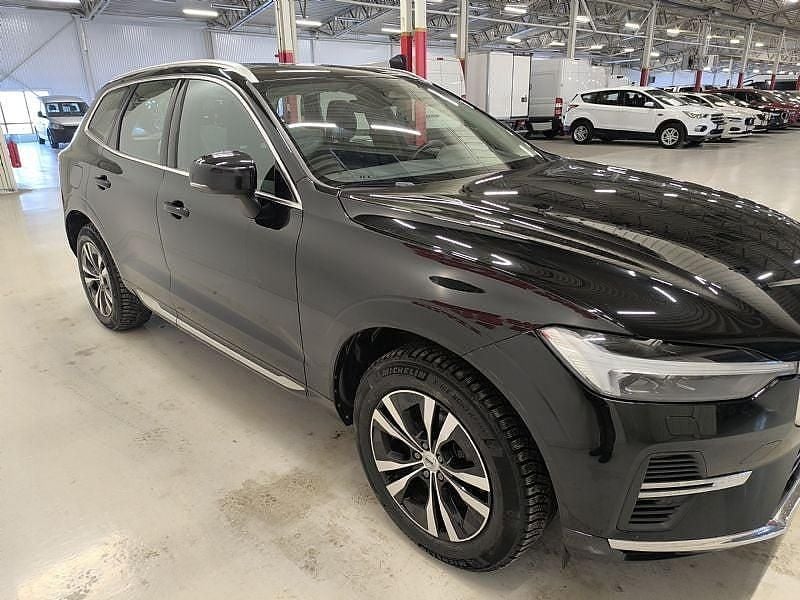 Begagnad Volvo XC60 Core 253 HK (186 kW) 2023 Svart SUV