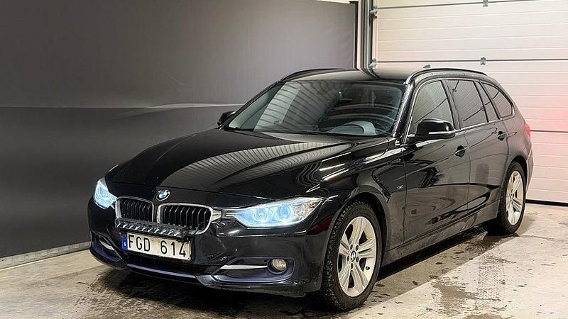 Begagnad BMW 320 Sport Line 184 HK (135 kW) 2013 Svart Kombi