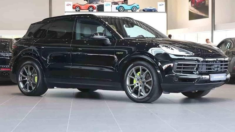 Svart Begagnad 2023 Porsche Cayenne SUV | 799 000 kr (Marknadspris) - Bild 1/1