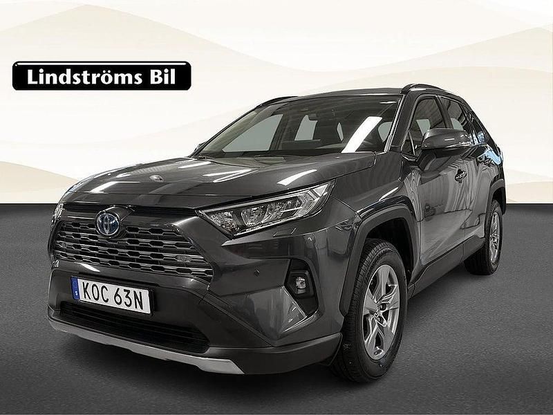 Mörkgrå Begagnad 2024 Toyota RAV4 Hybrid Active SUV | 419 900 kr (Marknadspris) - Bild 1/3