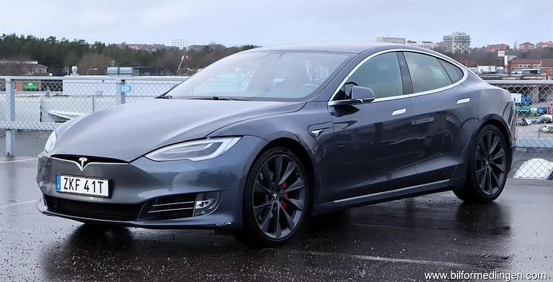Grå samma som bilen Begagnad 2019 Tesla Model S Performance Halvkombi | 379 500 kr - Bild 1/4