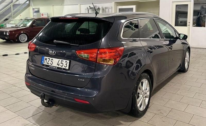 Begagnad Kia Ceed 128 HK (94 kW) 2012 Grå Halvkombi