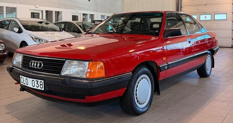 Begagnad Audi 100 116 HK (85 kW) 1990 Röd Sedan