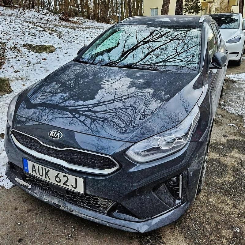 Begagnad Kia Ceed Sportswagon 141 HK (103 kW) 2021 Mörkgrå Kombi