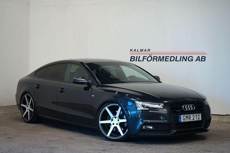 Blå Begagnad 2014 Audi A5 Sportback S-Line Halvkombi | 219 900 kr (Lite dyr) - Bild 1/4