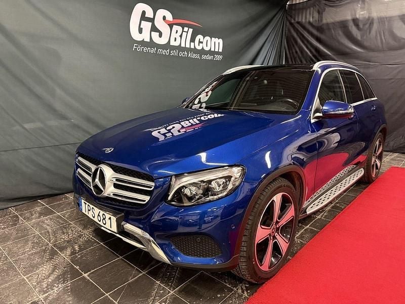 Flerfärgad Begagnad 2017 Mercedes GLC250 AMG SUV | 319 900 kr (Marknadspris) - Bild 1/4