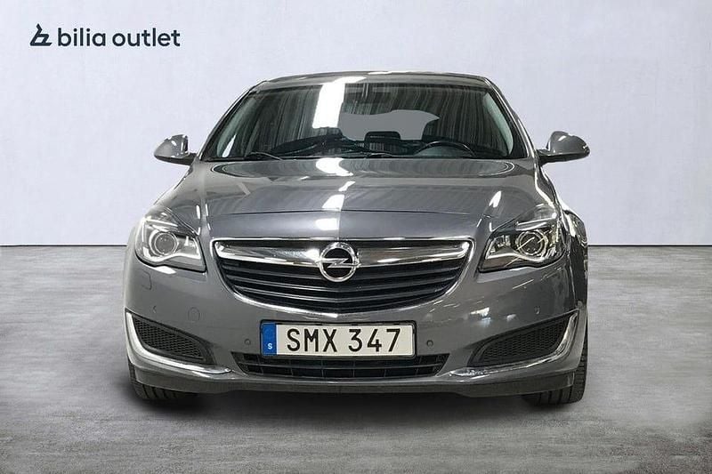 Begagnad Opel Insignia Business 170 HK (125 kW) 2016 Grå Halvkombi