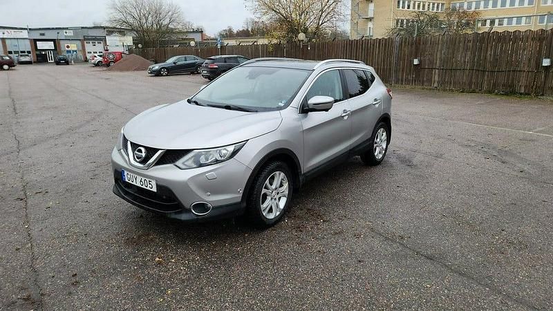 Begagnad Nissan Qashqai 116 HK (85 kW) 2015 Silver SUV