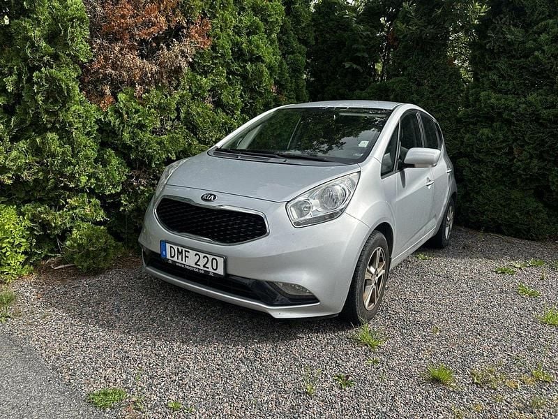Grå Begagnad 2016 Kia Venga Comfort Halvkombi | 42 000 kr (Superpris) - Bild 1/2
