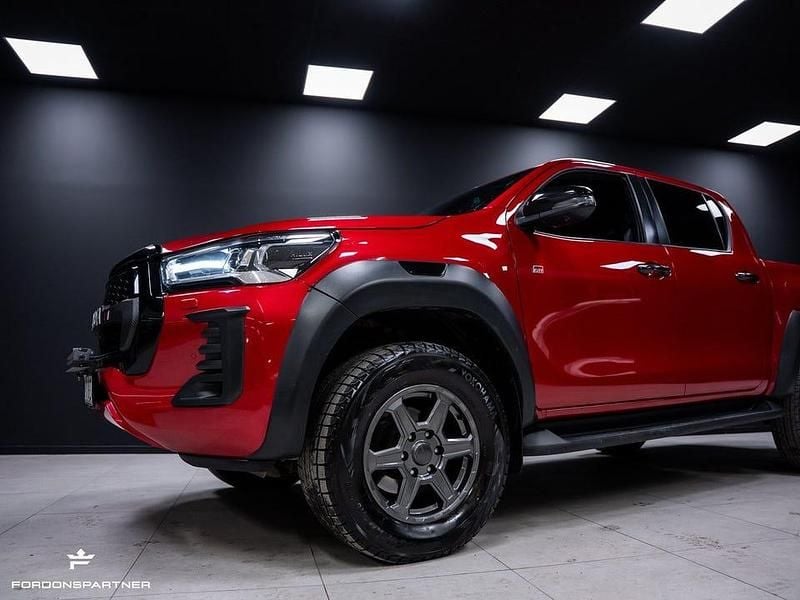 Begagnad Toyota HiLux Sport 204 HK (150 kW) 2023 Röd Pickup