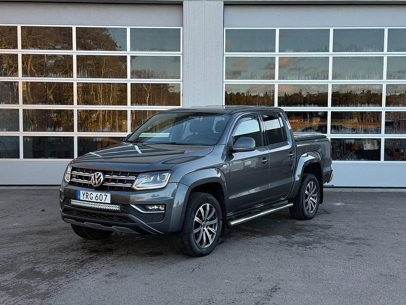 Gråmetallic Begagnad 2019 VW Amarok Aventura Pickup | 329 000 kr (Bra pris) - Bild 1/4