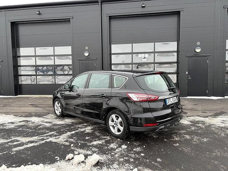 Begagnad Ford S-MAX Business Edition 179 HK (131 kW) 2016 Svart Minibuss