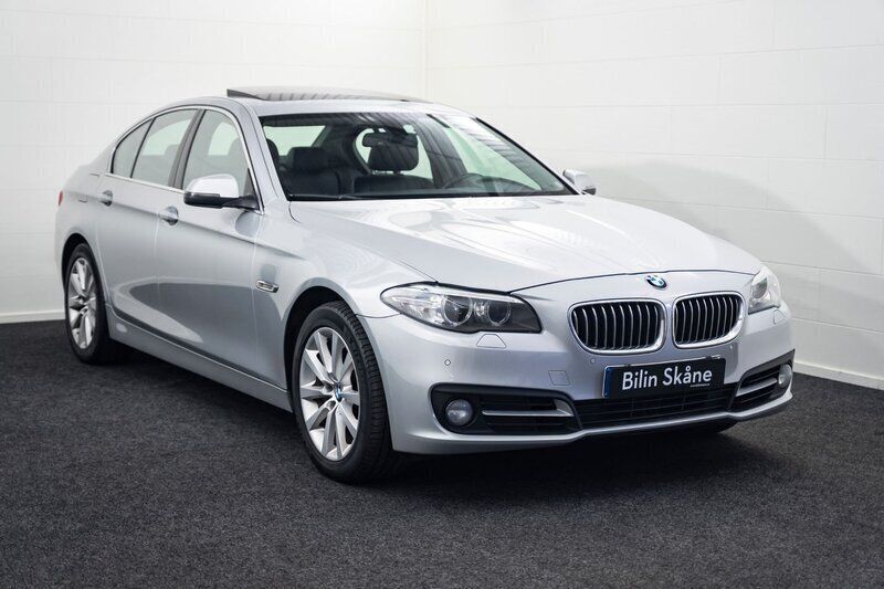 Silver Begagnad 2015 BMW 530 Sedan | 129 900 kr (Superpris) - Bild 1/4