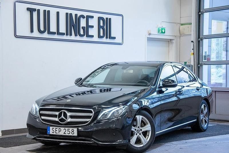Svart Begagnad 2017 Mercedes E220 Avantgarde Sedan | 114 900 kr - Bild 1/4
