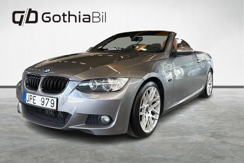Grå Begagnad 2009 BMW 335 Cabriolet Comfort Edition Cab | 259 900 kr (Lite dyr) - Bild 1/4