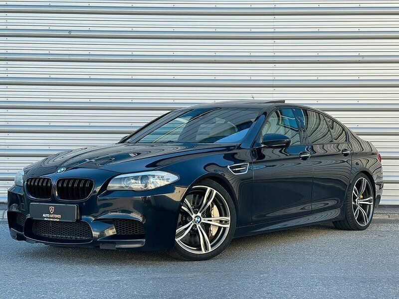 Svart Begagnad 2011 BMW M5 Sedan | 379 900 kr (Marknadspris) - Bild 1/4