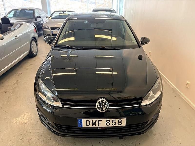 Begagnad VW Golf VII 105 HK (77 kW) 2013 Svart Halvkombi