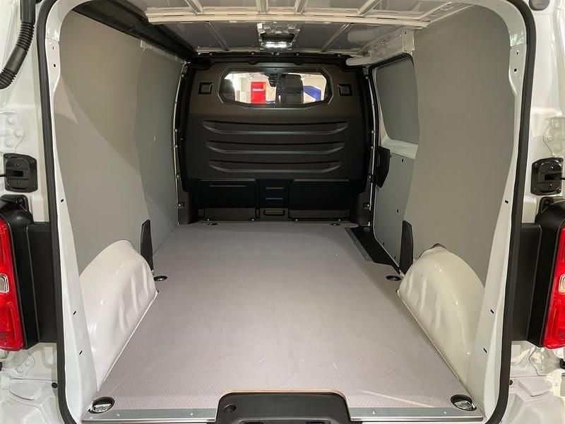 Begagnad Peugeot e-Expert 100 kW (136 HK) 2024 Vit (vit kaolin) Van