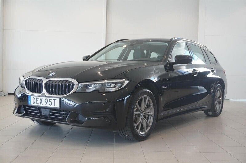 Okänd Begagnad 2021 BMW 330e Sport Line Kombi | 319 500 kr (Bra pris) - Bild 1/4