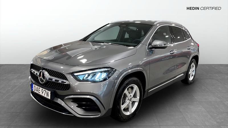 Begagnad 2024 Mercedes GLA250 AMG SUV | 459 900 kr (Lite dyr) - Bild 1/4