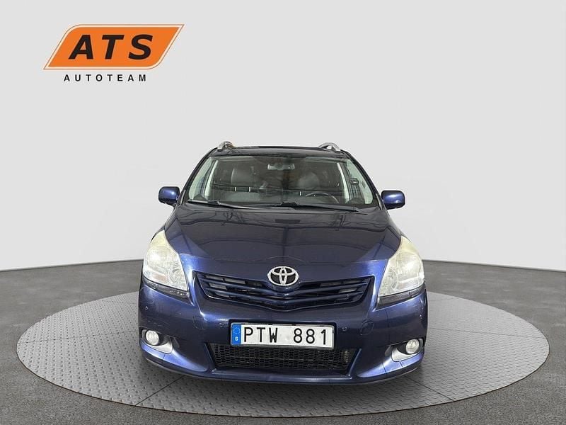 Mörkblå Begagnad 2012 Toyota Verso Minibuss | 64 900 kr (Superpris) - Bild 1/4