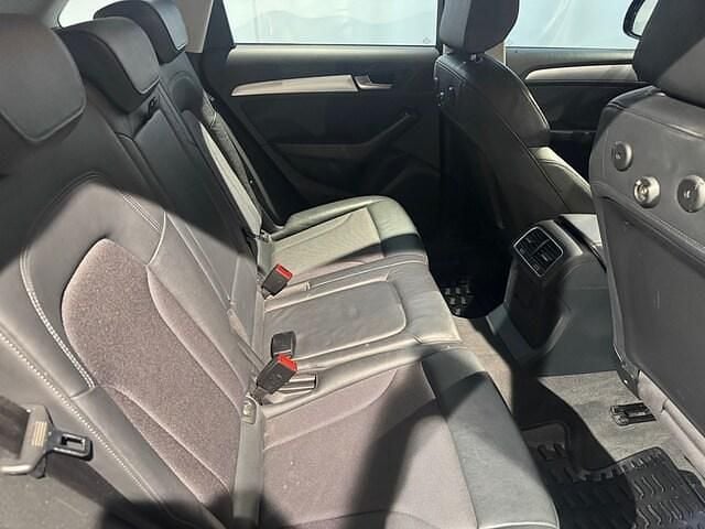 Begagnad Audi Q5 Design 190 HK (139 kW) 2016 Brilliantsvart SUV