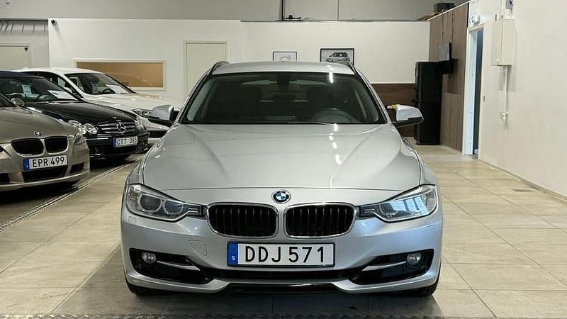 Begagnad BMW 328 Sport Line 245 HK (180 kW) 2012 Silver Kombi