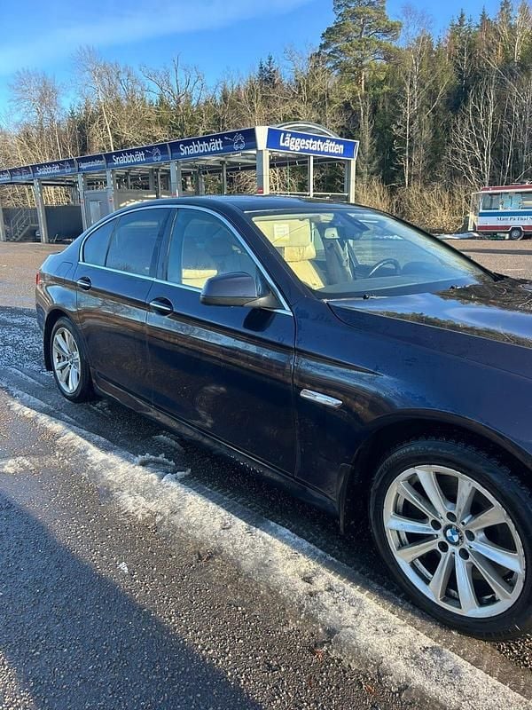 Begagnad BMW 525 204 HK (150 kW) 2010 Sedan
