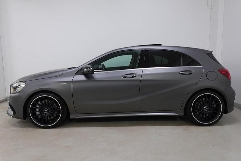 Begagnad Mercedes A45 AMG Exclusive 381 HK (280 kW) 2016 Svart Halvkombi