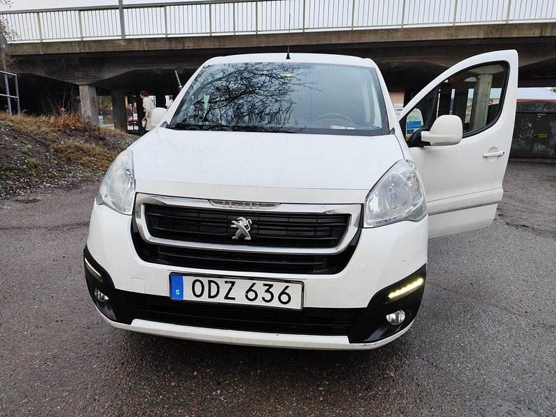 Vit Begagnad 2016 Peugeot Partner Minibuss | 78 000 kr (Superpris) - Bild 1/2
