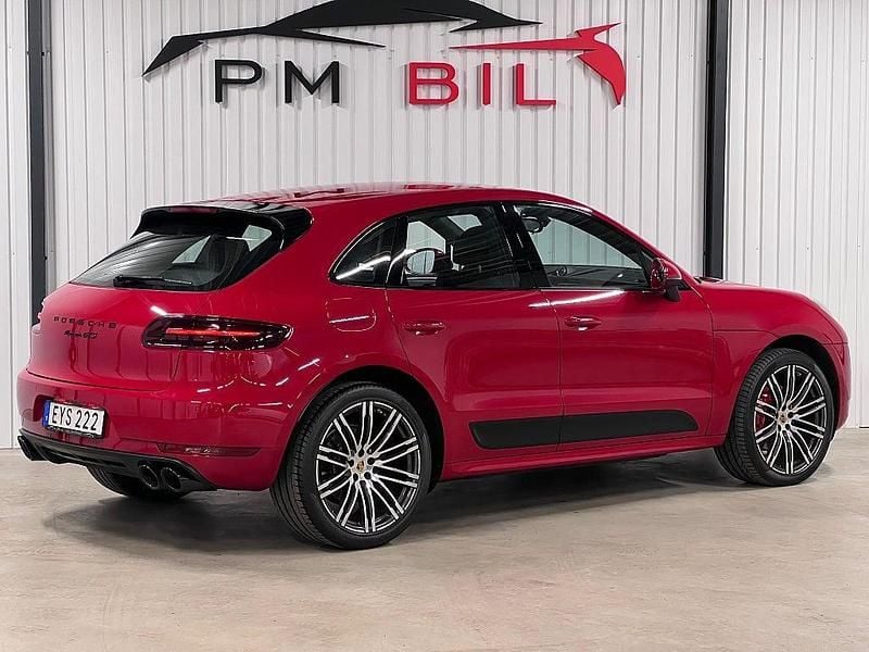 Begagnad Porsche Macan GTS Sport 361 HK (265 kW) 2018 Röd SUV