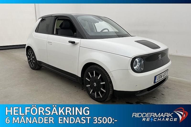 Begagnad Honda e 113 kW (154 HK) 2020 Vit Halvkombi