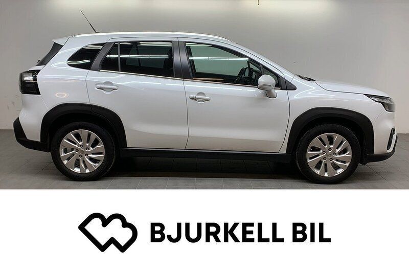 Cool white Begagnad 2022 Suzuki SX4 S-Cross SUV | 294 900 kr (Marknadspris) - Bild 1/4