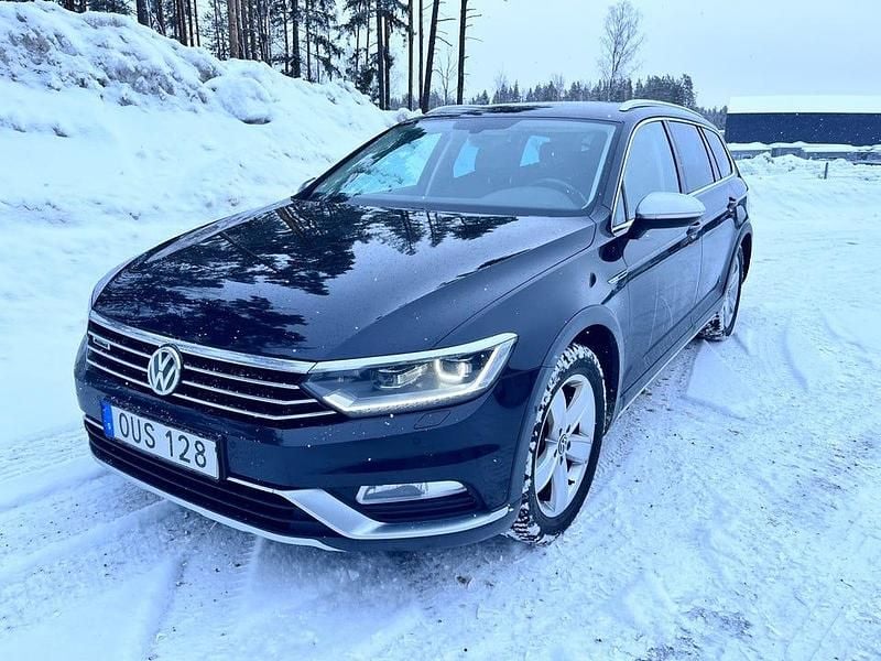 Begagnad VW Passat Alltrack 240 HK (176 kW) 2017 Svart metallic Kombi