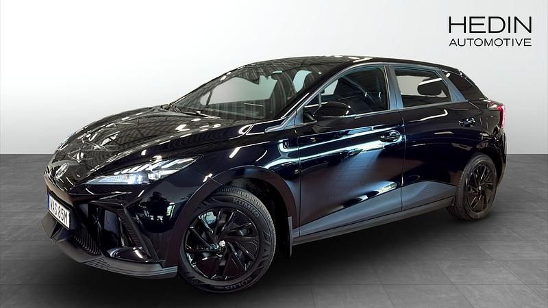 Svart (black) Begagnad 2023 MG MG4 EV Halvkombi | 269 900 kr (Lite dyr) - Bild 1/4