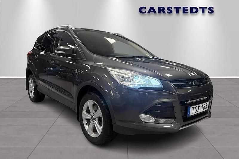 Grå Begagnad 2016 Ford Kuga Titanium SUV | 139 000 kr (Marknadspris) - Bild 1/4