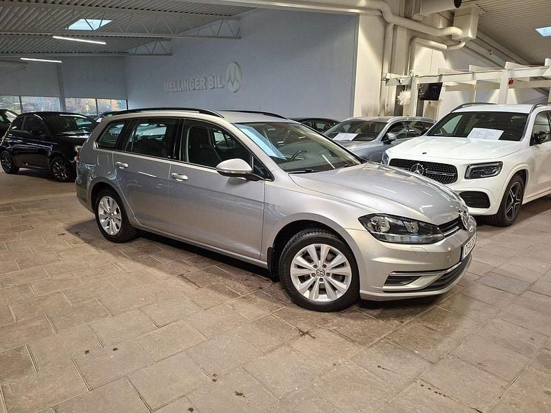 Silver Begagnad 2018 VW Golf VII Kombi | 148 500 kr (Marknadspris) - Bild 1/4