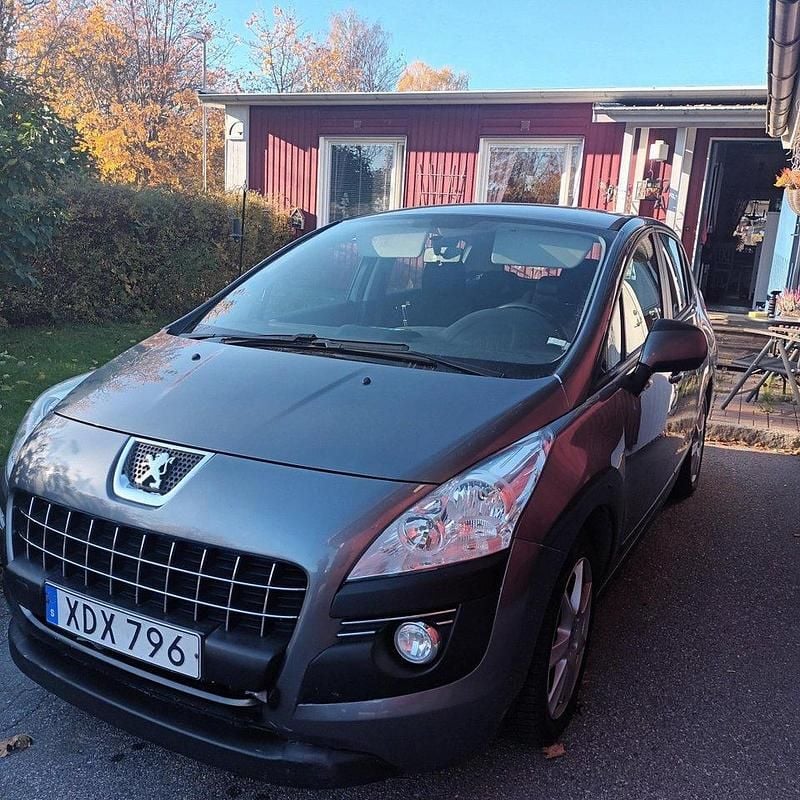 Grå Begagnad 2012 Peugeot 3008 Business-Line Kombi | 53 000 kr (Bra pris) - Bild 1/4