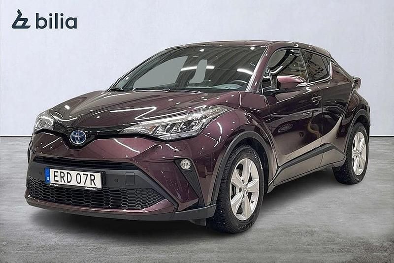 Lila Begagnad 2023 Toyota C-HR Edition SUV | 279 900 kr (Marknadspris) - Bild 1/4